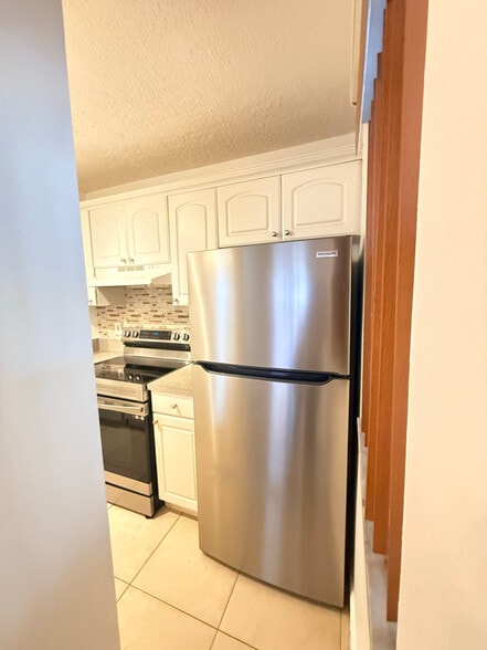 Building Photo - 9720 Hammocks Blvd