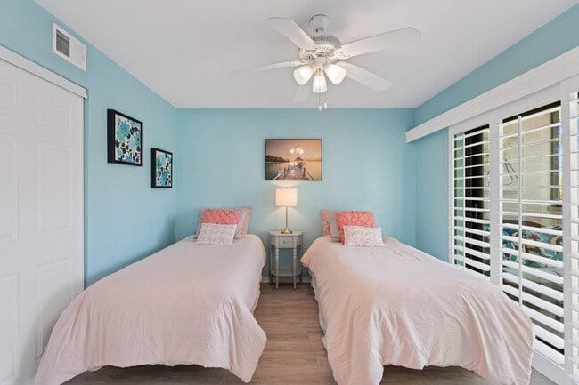 Building Photo - 600 Neapolitan Way