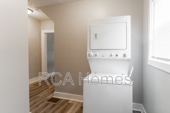 Building Photo - 3416 N Capitol Ave