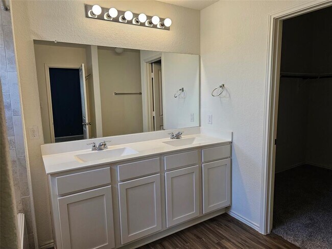 Building Photo - 21408 Bird Wing Dr