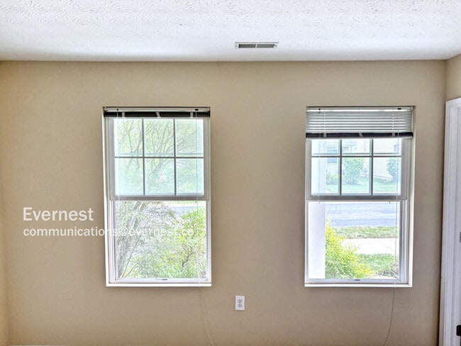 Building Photo - 5679 Marshfield Dr