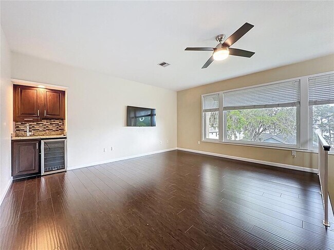 Building Photo - 6846 Lake View Dr