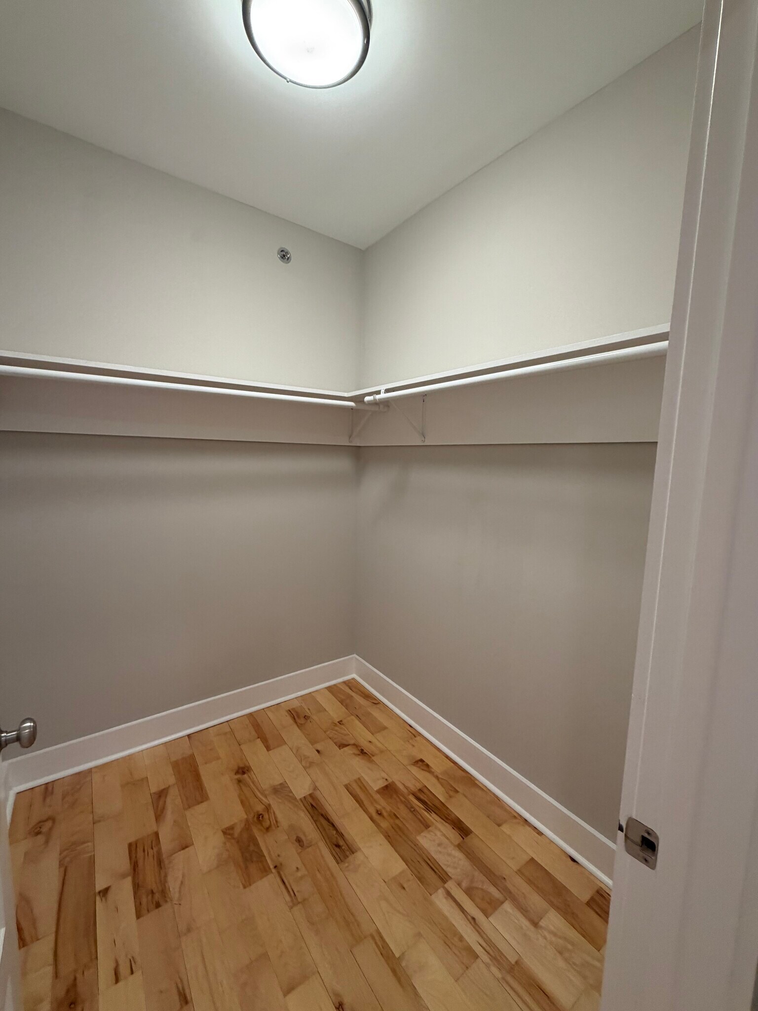 Building Photo - 620 Cumberland St