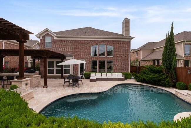 Building Photo - 3625 Funston Dr