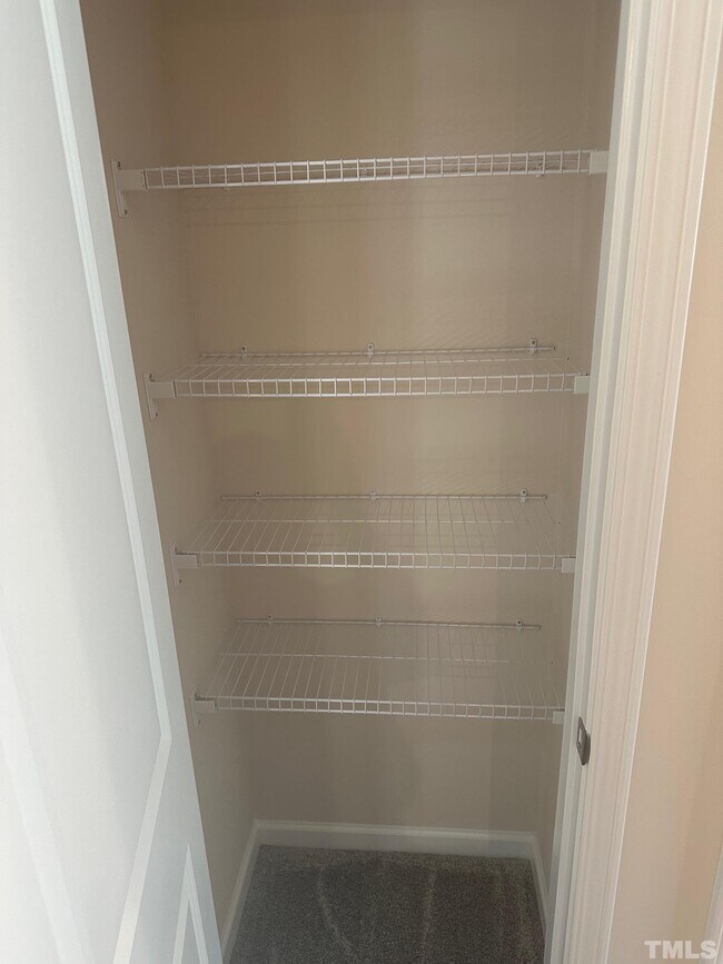 Building Photo - 240 Ribbon Rail St