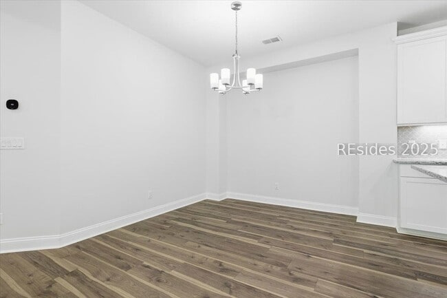 Building Photo - 155 Weekend Ave