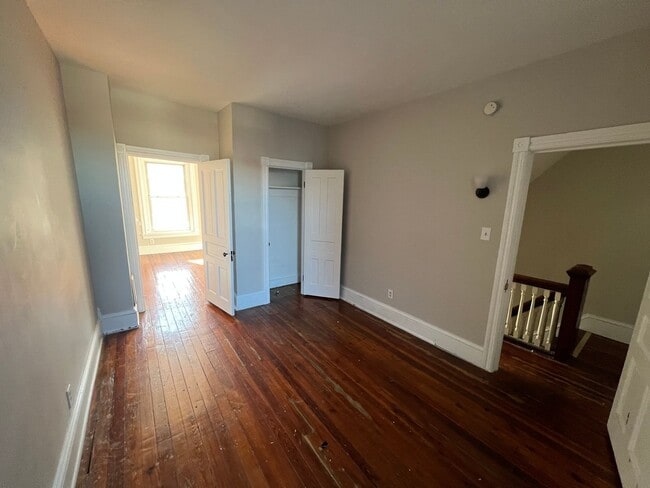 Building Photo - Available Now! 4BR in Bethlehem, PA