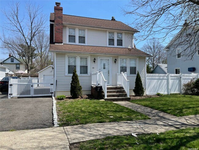 Building Photo - 15 Harding Ave
