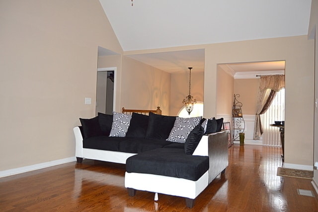 Building Photo - Pet Friendly Five Bedroom with Basement!