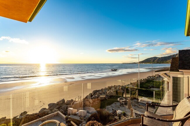 Building Photo - GORGEOUS CUSTOM BEACH HOME - Solimar Beach...