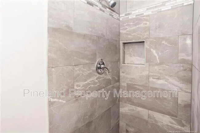 Building Photo - 2012 Lakemeadow Dr