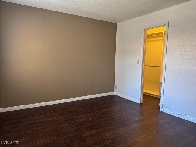 Building Photo - 1411 Santa Margarita St