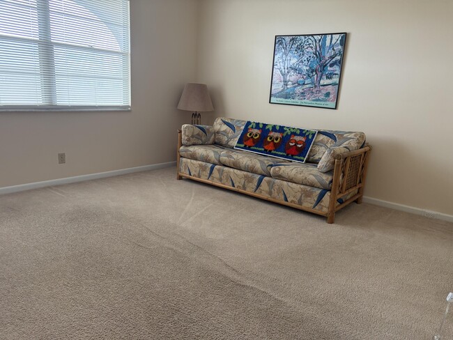 Building Photo - 2202 Lucaya Bend