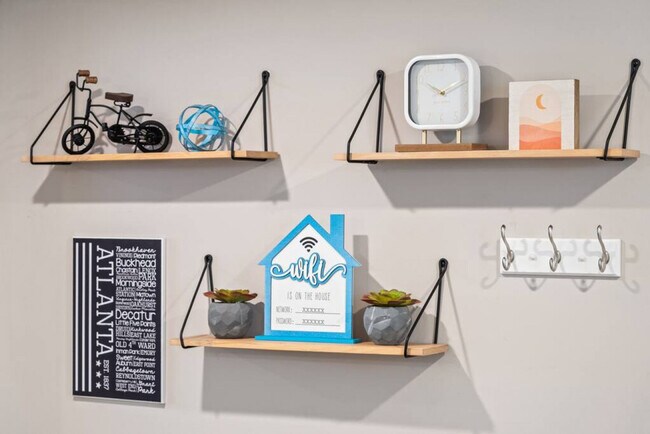 Building Photo - 657 McGruder St NE