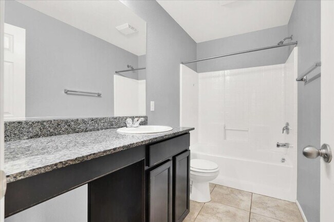 Building Photo - Immaculate 3 Bed / 2.5 Bath Home for Lease...