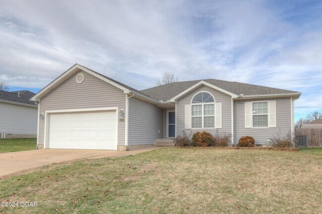 Building Photo - 4231 W 28th St