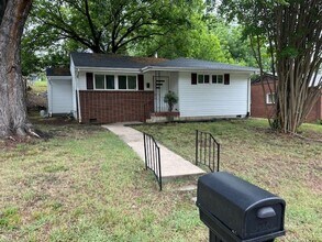 Building Photo - 118 Carrollton Rd