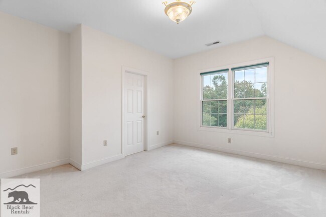 Building Photo - South AVL - Grand Residence in The Cotswol...