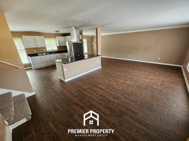 Building Photo - 2116 Rolling Valley Dr