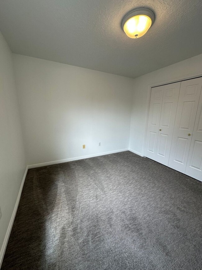 Building Photo - 1026 W 1360 S