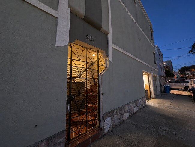 Building Photo - 501 Velasco Ave