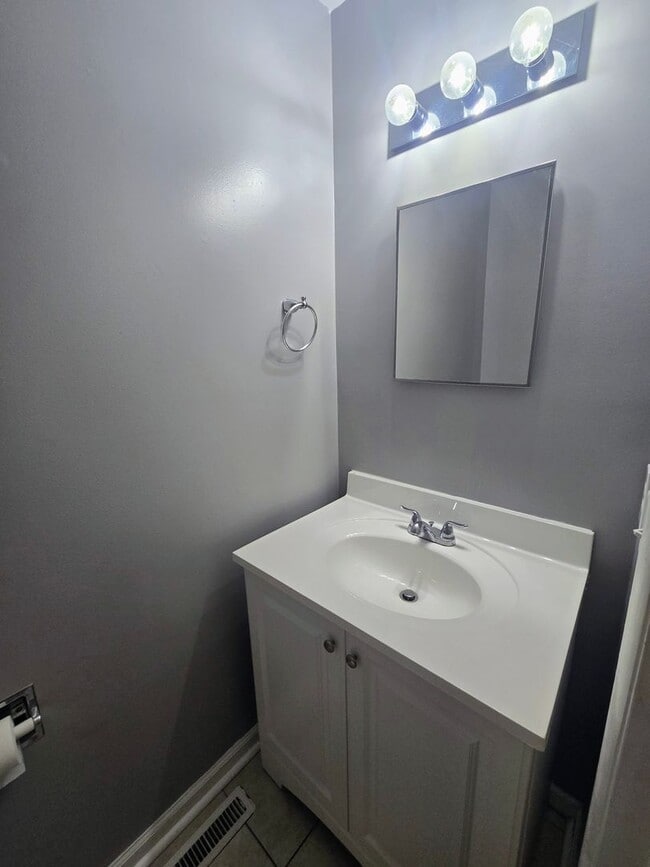 Building Photo - 1415 Robert St