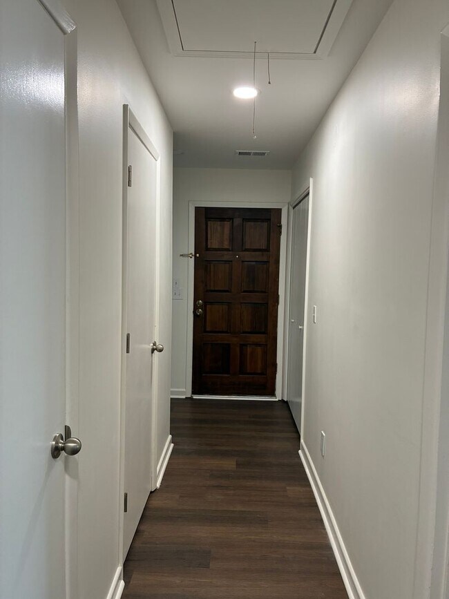Building Photo - 221 Mariners Row