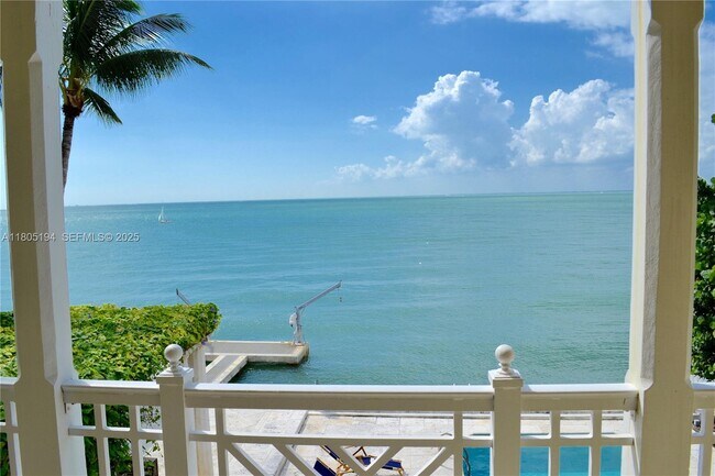 Building Photo - 710 S Mashta Dr