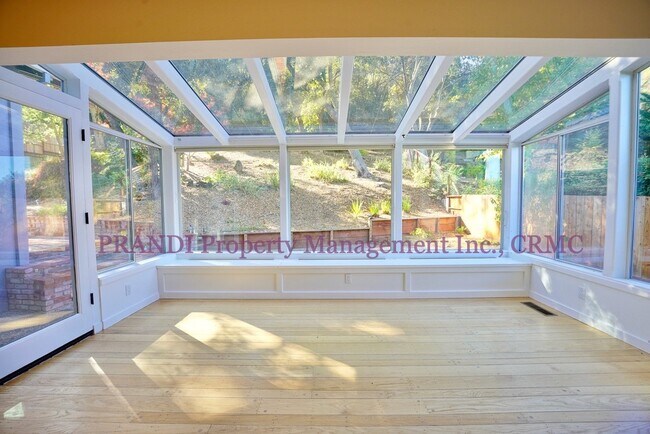 Building Photo - Quality Novato Home With Great Floorplan N...