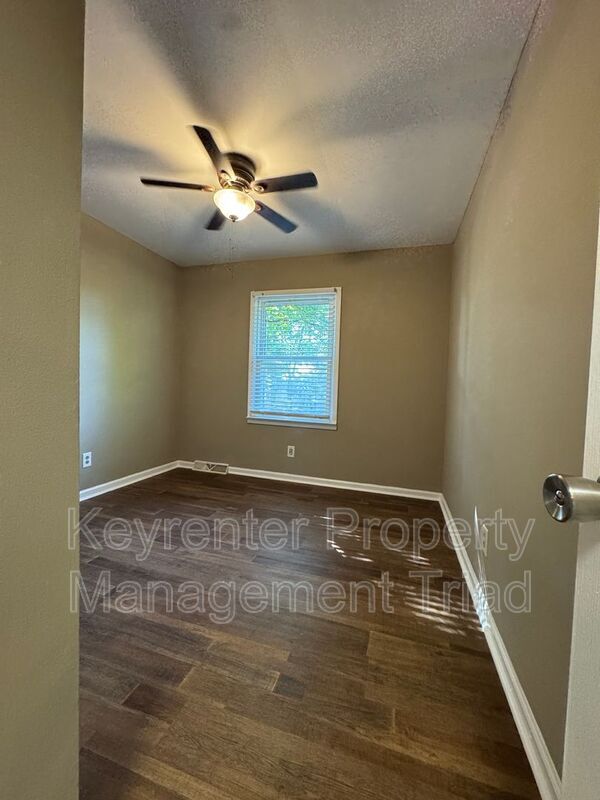 Building Photo - 2424 New Orleans St