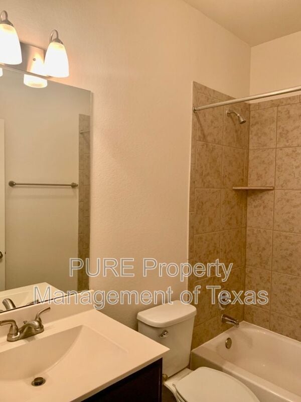 Building Photo - 2225 Katy Ln