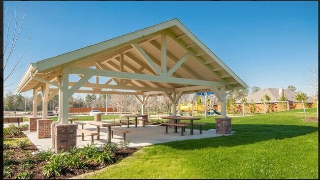 Building Photo - 24207 Oakdale Hls