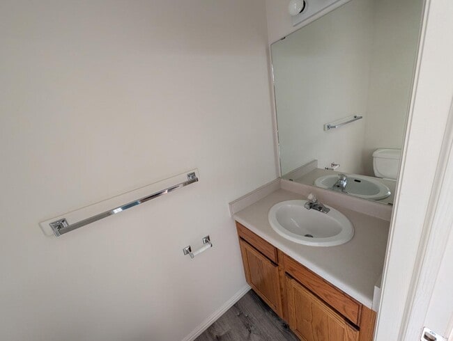 Building Photo - 164 W 200 S