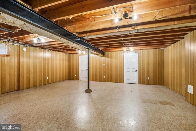 Building Photo - 18724 Bloomfield Rd