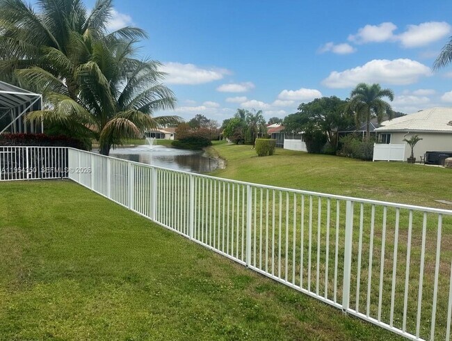 Building Photo - 6357 Brava Way