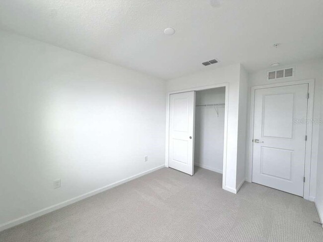 Building Photo - 1866 Falconhurst Ln