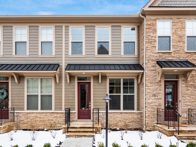 Building Photo - 928 Pullman Pl