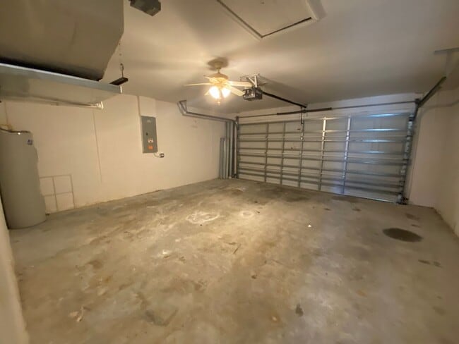 Building Photo - PRICE REDUCTION: Spacious and Charming 3 B...