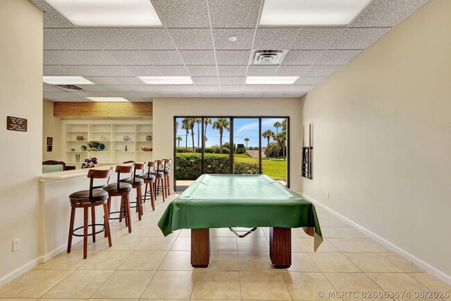 Building Photo - 5061 N Hwy A1A