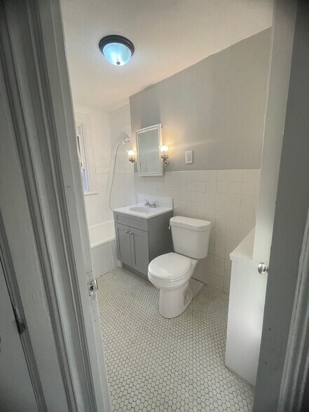 Building Photo - 410 Belmont Ave