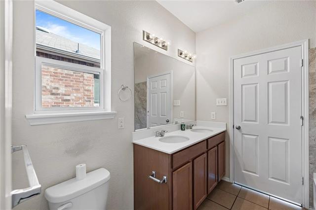 Building Photo - 2208 Buelingo Ln