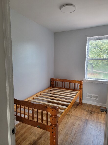 Building Photo - 825 Umbra St