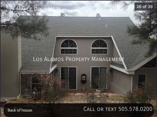 Building Photo - 207 Maple Dr