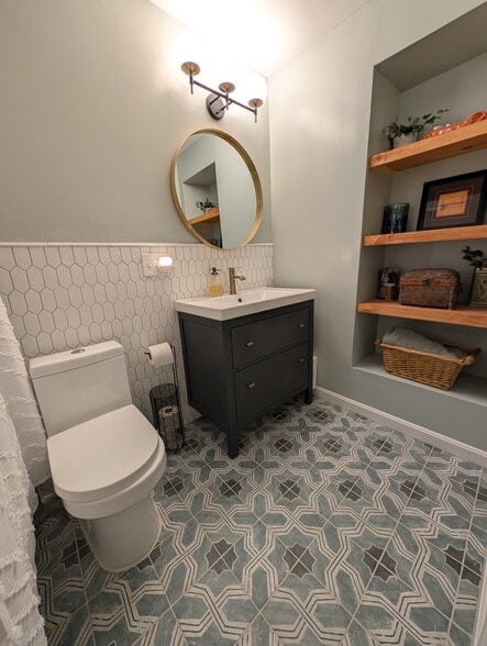 Building Photo - 12709 Gordon Blvd