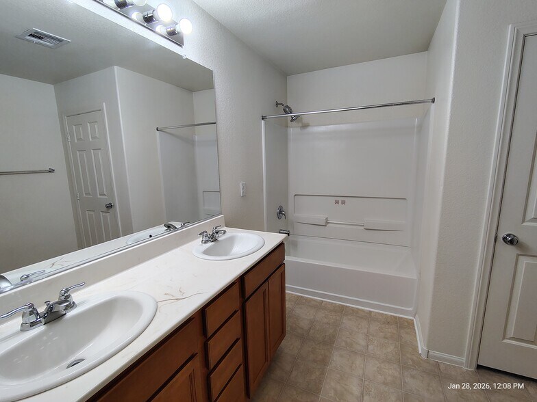 Building Photo - 9300 Keystone Ridge Ave