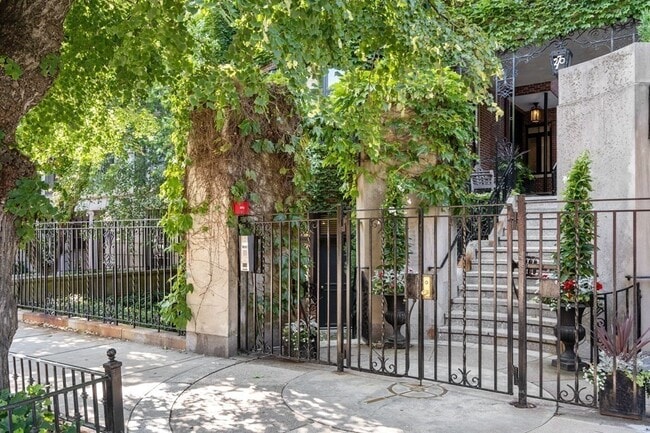 Building Photo - 271 Beacon St