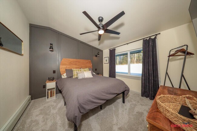 Building Photo - 7427 Twin Lakes Dr
