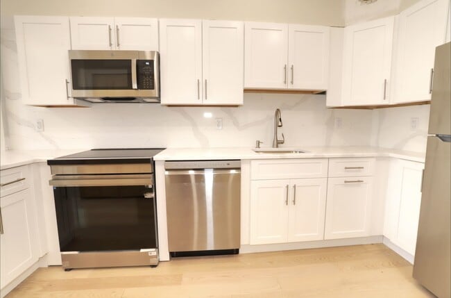 Building Photo - 931 Park Ave