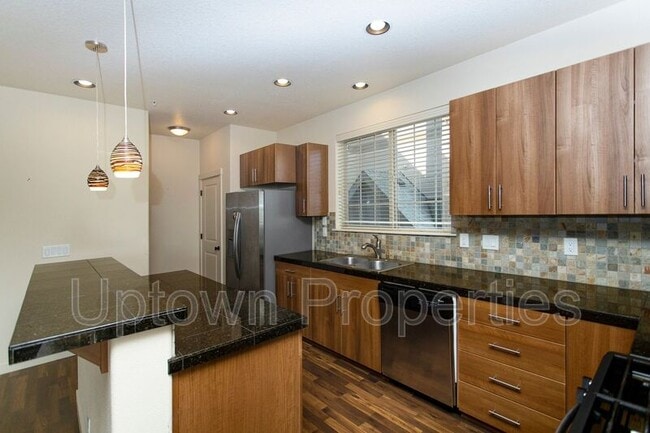 Building Photo - 7894 NE Miriam Way