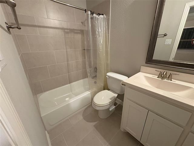 Building Photo - 2300 Offerande Dr